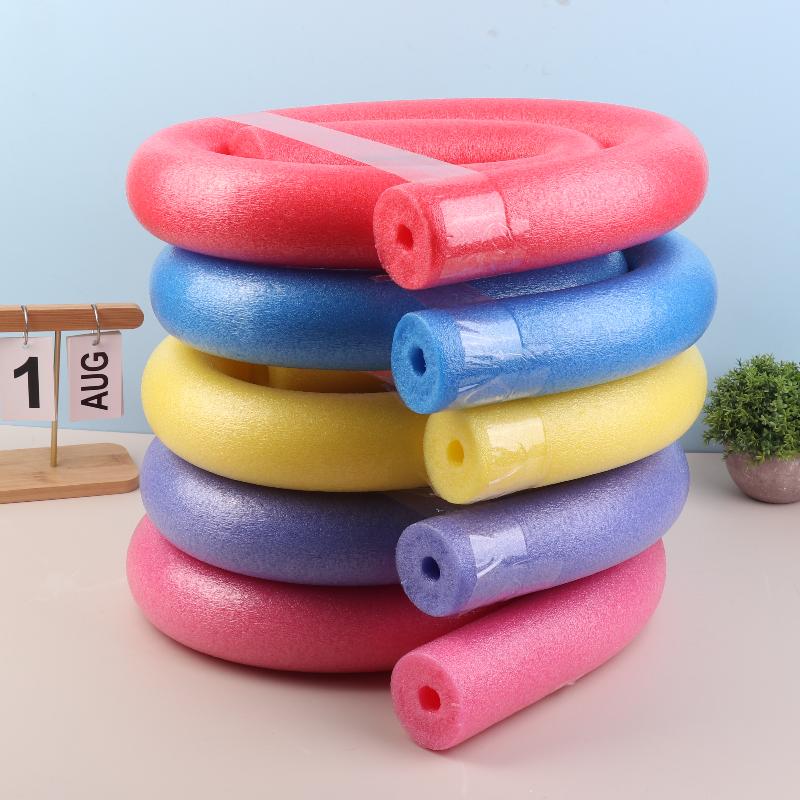 Przydatne akcesoria do basenu  – Foam Pool Noodle recenzja i cena